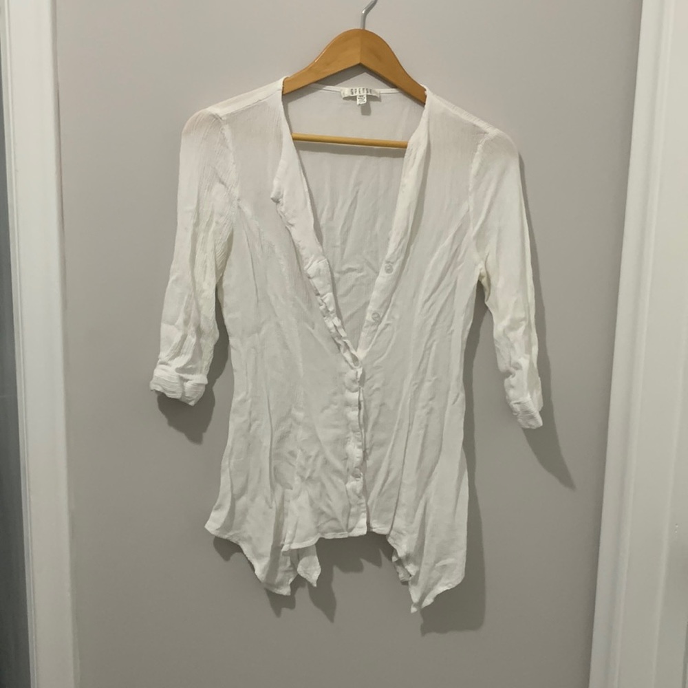 ✨4 for $10 ✨ Cute textured white button down blouse